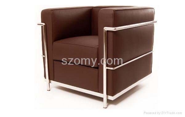Le Corbusier LC2 Petit Comfort Modern Classic Sofa 2