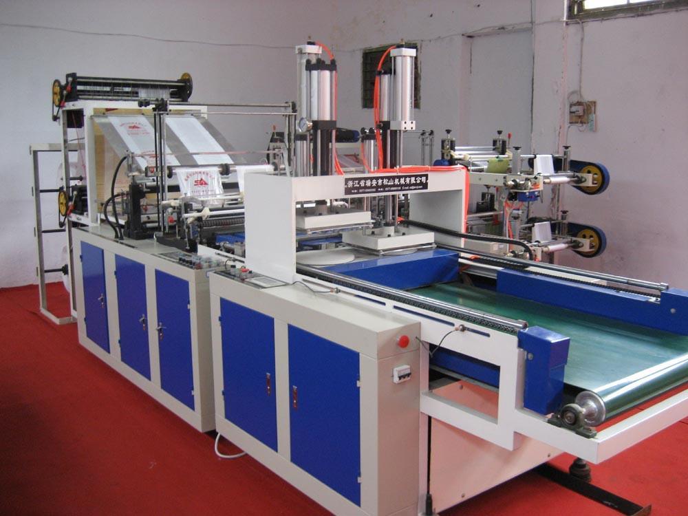 High-Speed Automatic T-Shirt Bag Making Machine 2