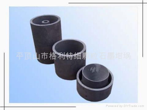 Fine particle size of graphite crucible