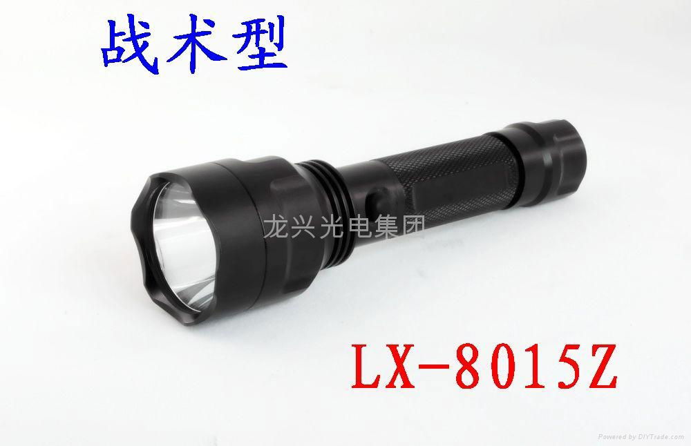 LX8015强光手电筒 3