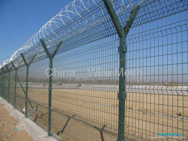 chain link fence top barbed wire  2