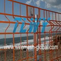 curvy welded mesh fence 1