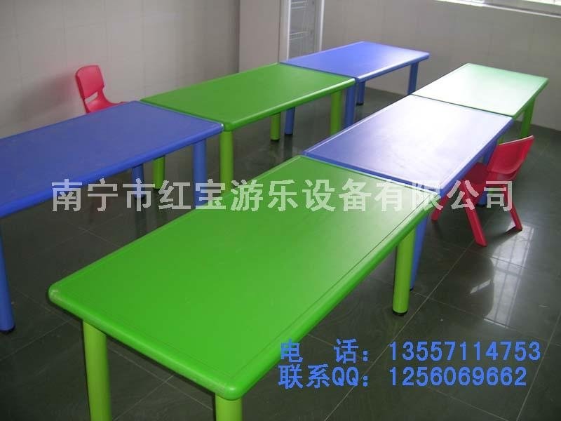 广西幼儿园桌椅 3