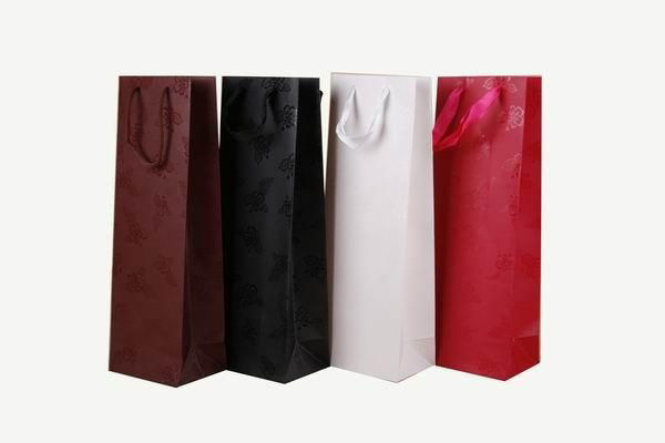 Point UV coating Luxury Wine paper bag 2