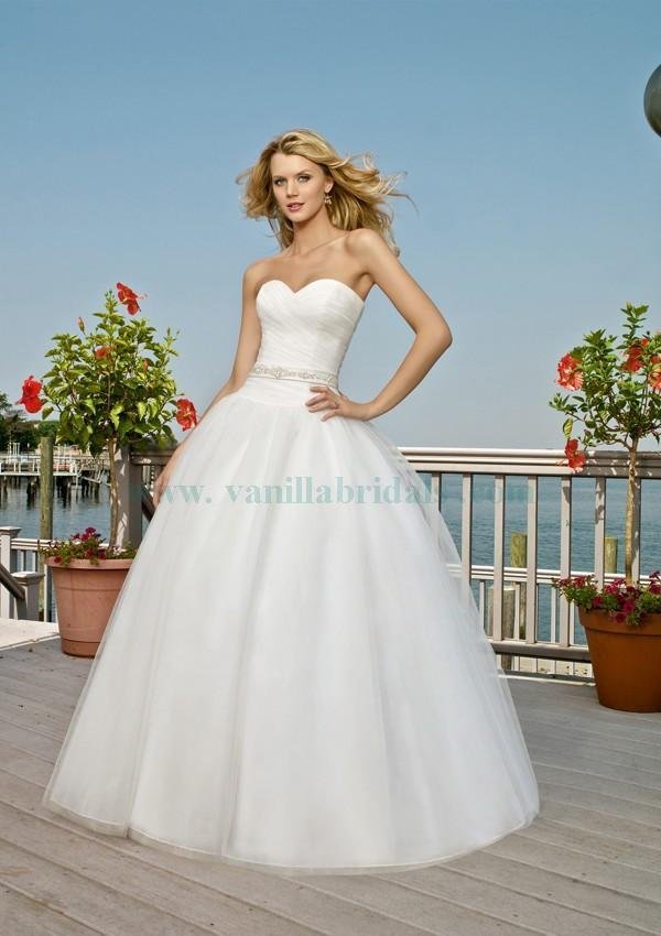 Sweethearted Strapless A-line Wedding Dress