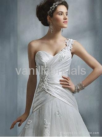 Gorgeous Sweethearted One-shoulder A-line Wedding Dress 3