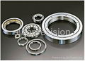 Crossed roller precision bearing