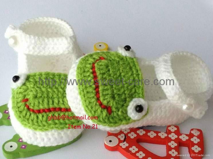 Handmade Hand Knit Crochet Baby Girl Shoes Booties Flats with Crochet frog 3