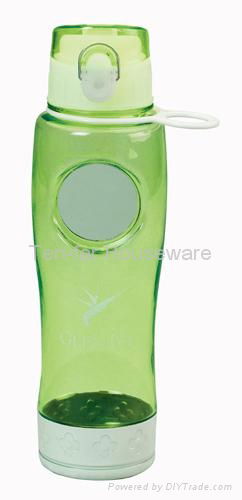 750ml BPA free water bottle with a mirror