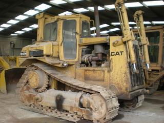 Used CAT D7H bulldozer 1