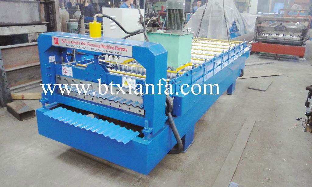 Corrugated roof panel roll forming machine  