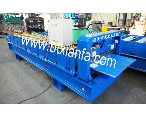 Color Steel wall panel roll forming machine   XF900