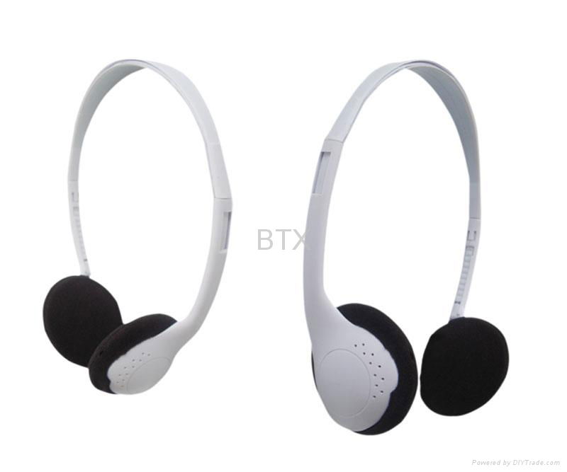 headphone earbuds earphones with retractable cord 2