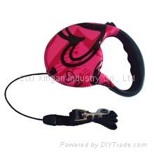 Auto retracting dog leash