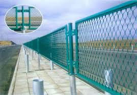 wire mesh fence