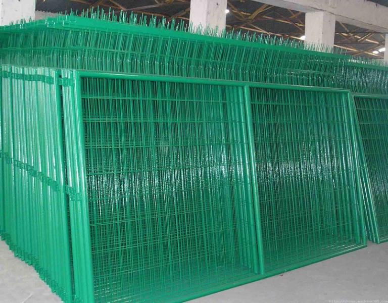 wire mesh fence 3