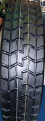 Truck tyre 9.5R17.5