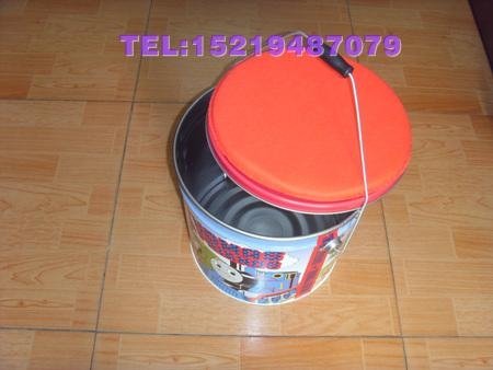 ! A bucket with a lid 5
