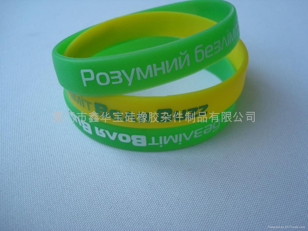 Glow in the dark silicone  wristbands  5