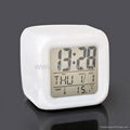 7 Glowing color changing alarm clock 4