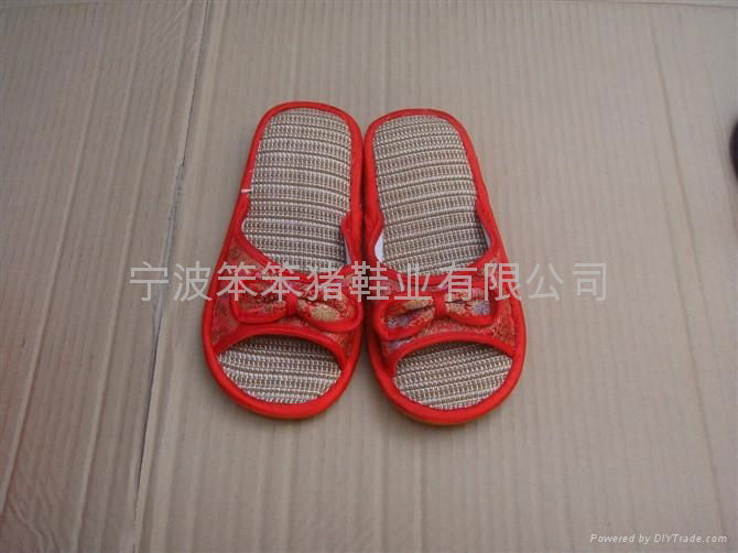 Indoor slippers, plush slippers 4
