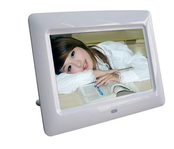 DPF-711 Digital Photo Frame