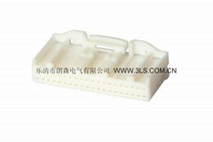 AMP 1318389-1 025 Series Hybrid Connectors ECU Plug Housing ASSY 40P