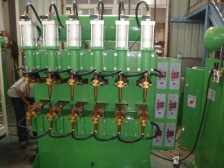 Multi-spot type welding machine