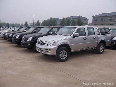 New double cab pickup truck