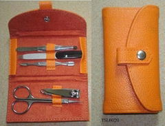 MANICURE SET