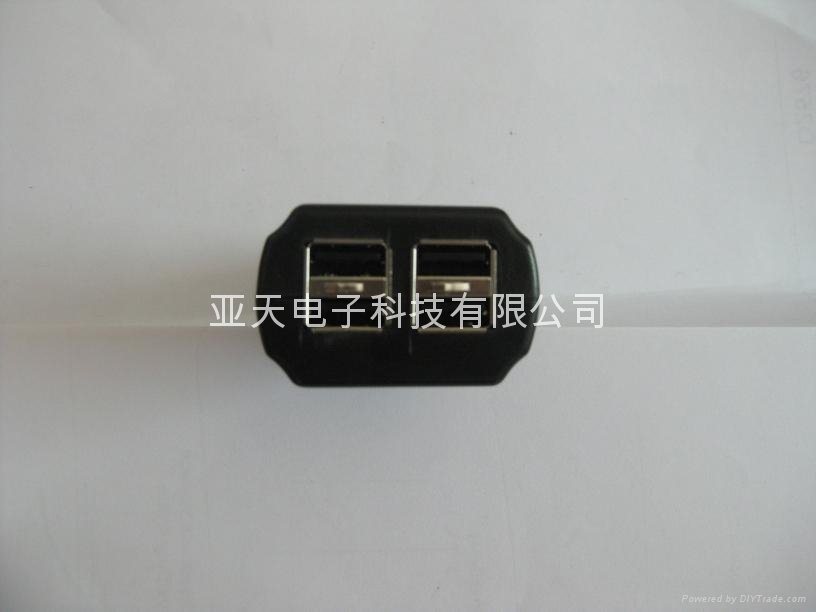 四端口USB车载充电器 2
