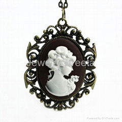 Vintage Style Locket Victorian Cameo Lady Pendent Necklace Jewelry Supplier UK