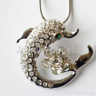 Custom Gold Rhinestone Dolphin Pendent Necklace Jewelry Manufacturer Goden CZ  2