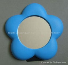 plastic plum mirror