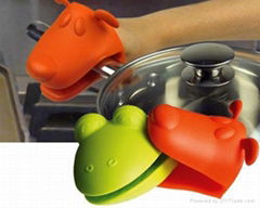 Frog Shape and Dog Shape Silicone Gloves for Cooking Made in China