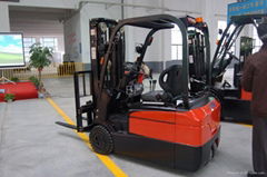 Electric forklift