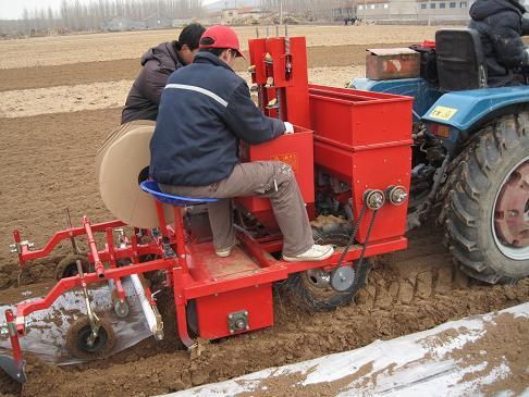 Potato seeder(drip type) 2