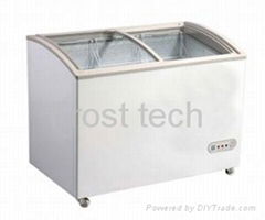 Chest Freezer with Curved Sliding Lids