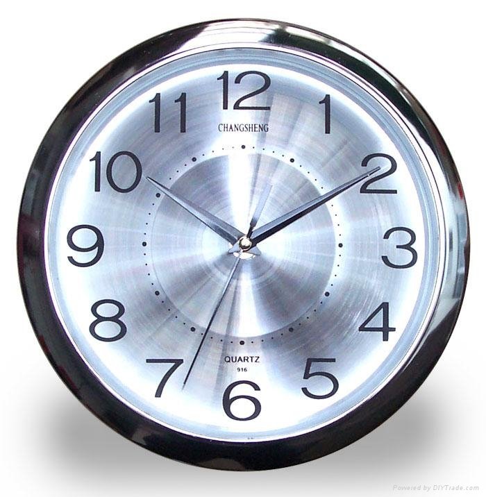 Aluminium dial quartz clock