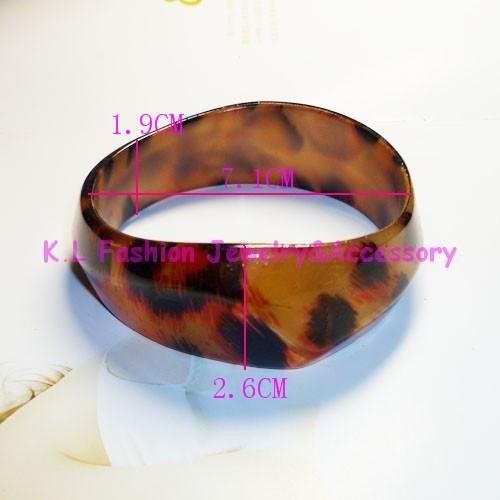 Awesome design leopard resin lucite bangle bracelet jewelry jewellery 2