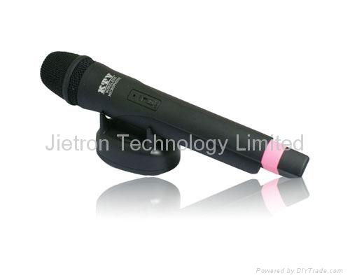 2.4GHz Wireless Microphone 2