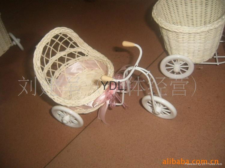 Three wheel decrate basket 3