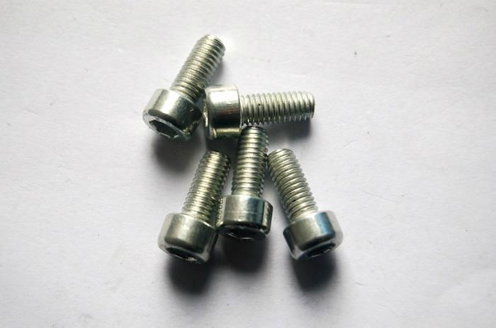 Self-tapping screw 3