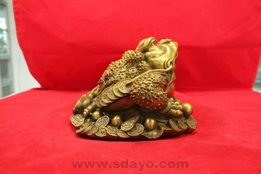 bring fortune toad carving frog 4