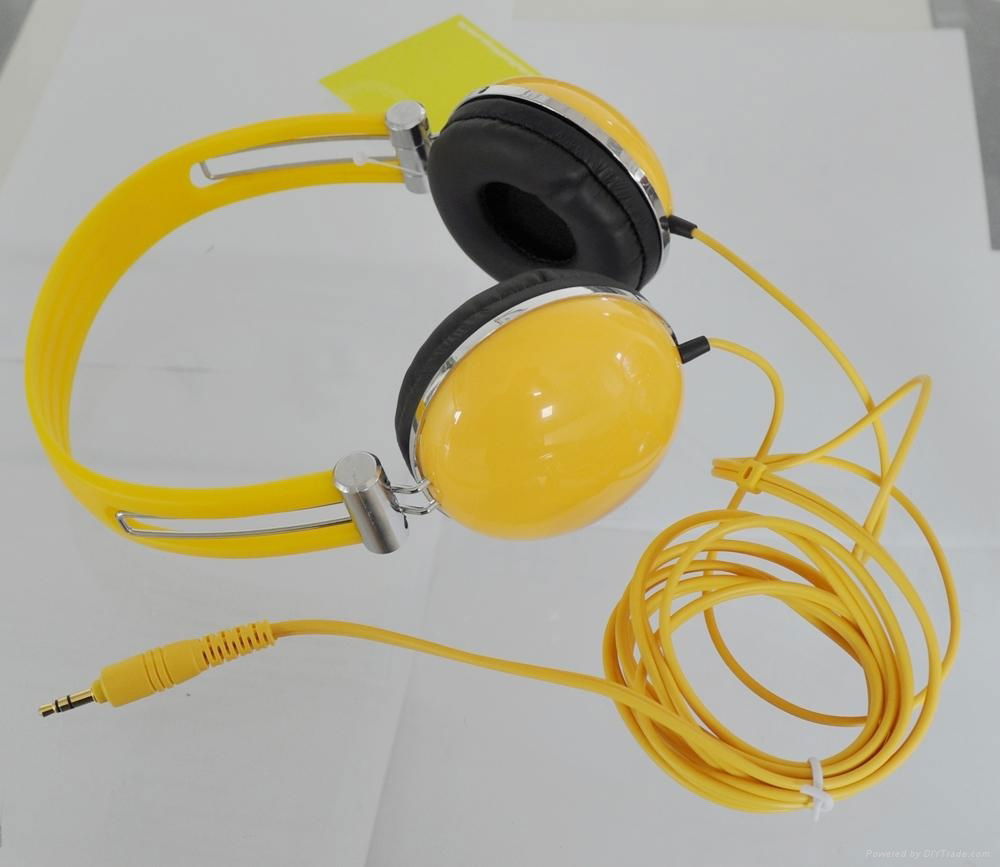 DJ headphones 3