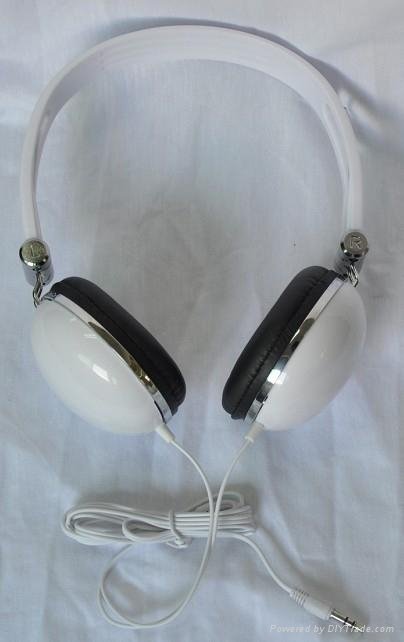 DJ headphones 4