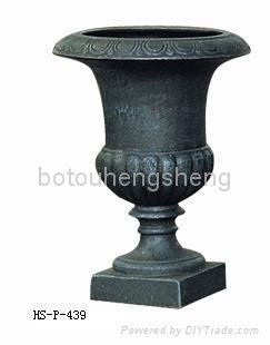 Cast iron/aluminium flower urn/pot 5