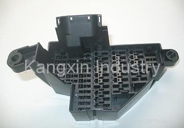 Plastic injection mould 2