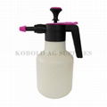 2L Hand Sprayer 1