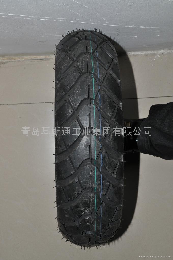 Motorcycle tyre 